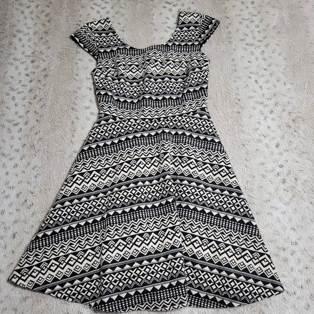 Chic Black and White Geometric Dress